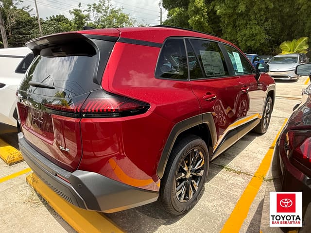 Toyota RAV4 XLE Premium 2026