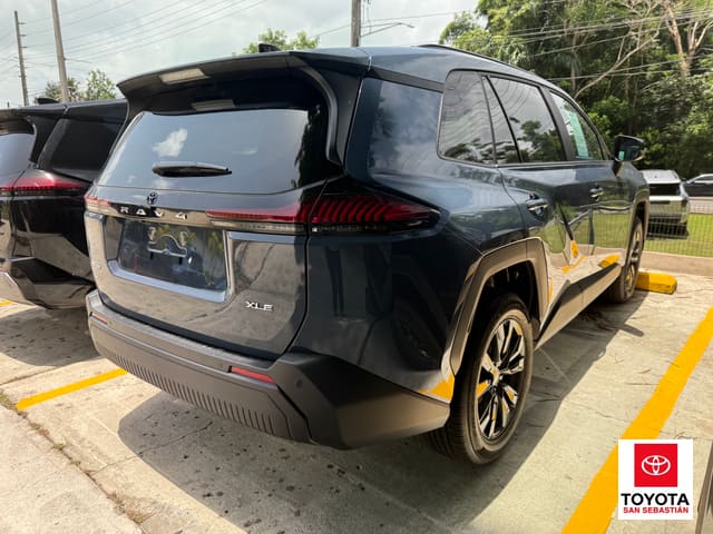Toyota RAV4 XLE Premium 2026