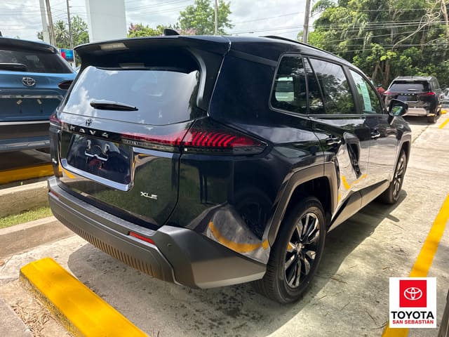 Toyota RAV4 XLE Premium 2026