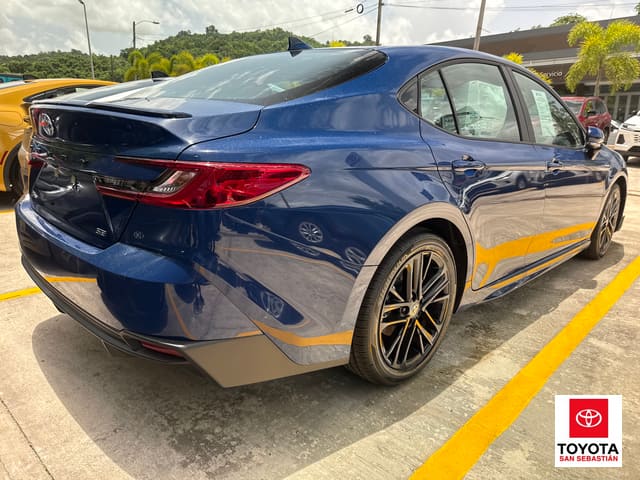 Toyota Camry SE 2026