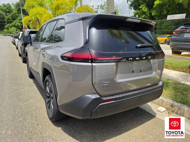 Toyota RAV4 XLE Premium 2026