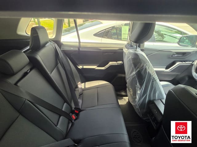 Toyota RAV4 XLE Premium 2026