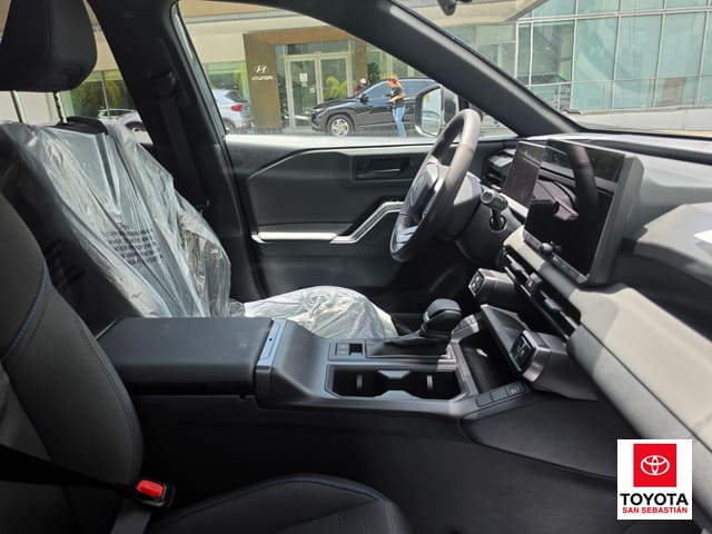 Toyota RAV4 SE 2026