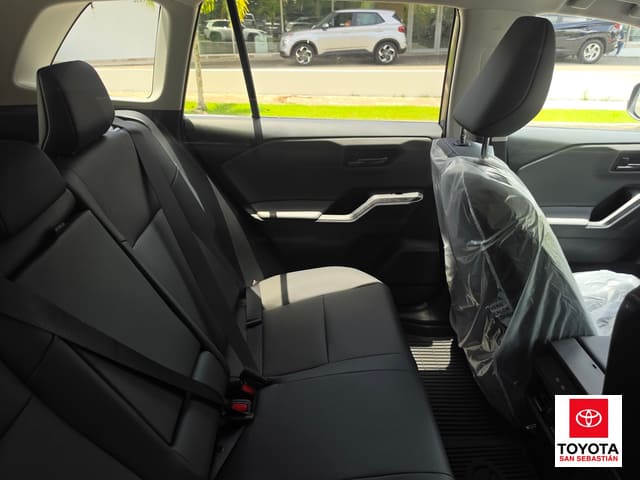 Toyota RAV4 XLE Premium 2026