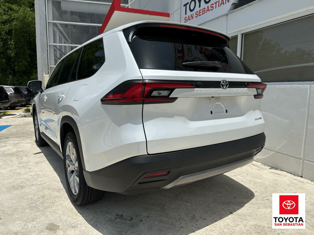 Toyota Grand Highlander LE 2026