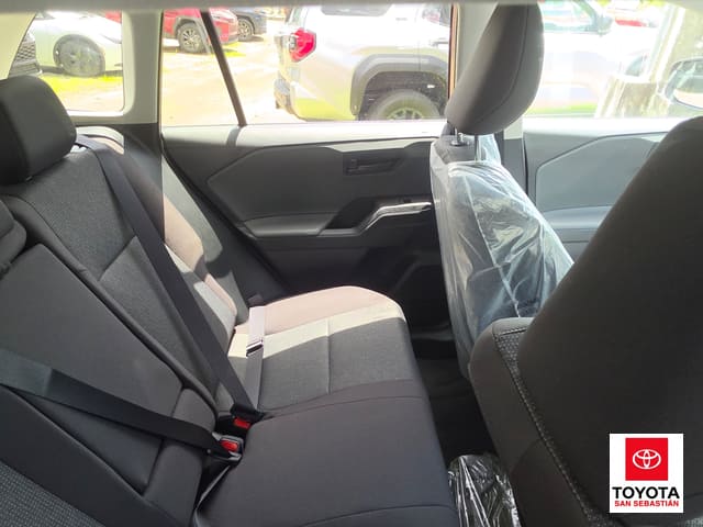 Toyota RAV4 LE 2026