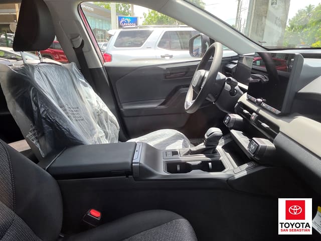 Toyota RAV4 LE 2026