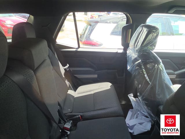 Toyota 4Runner SR5 2026