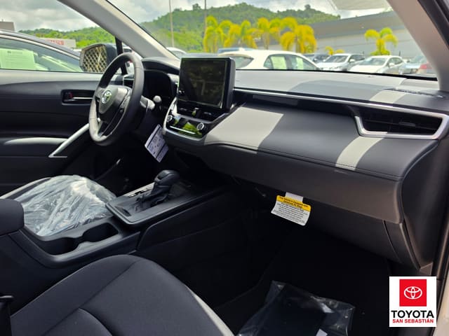 Toyota Corolla Cross LE 2026