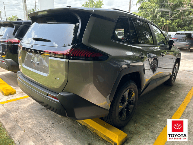 Toyota RAV4 LE 2026
