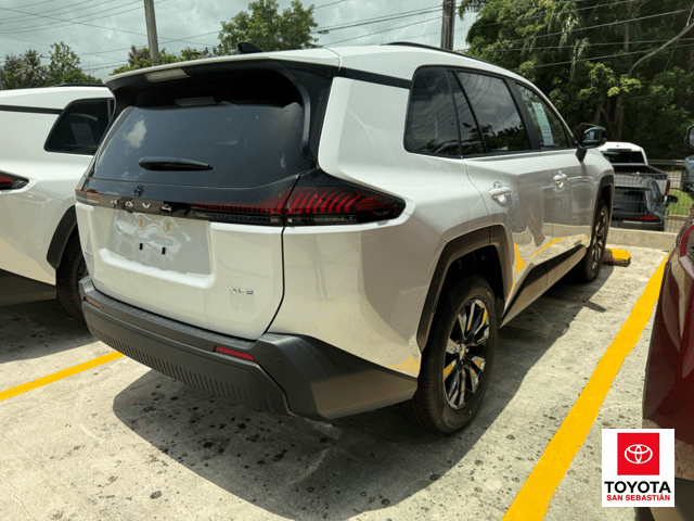 Toyota RAV4 XLE Premium 2026