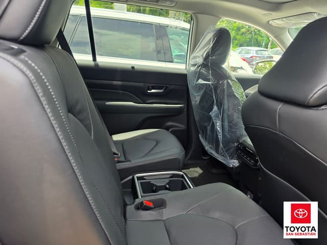 Toyota Grand Highlander LE 2026