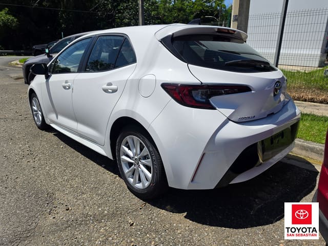 Toyota Corolla Hatchback SE 2027