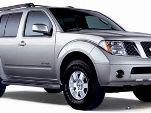 2005 Nissan Pathfinder SE
