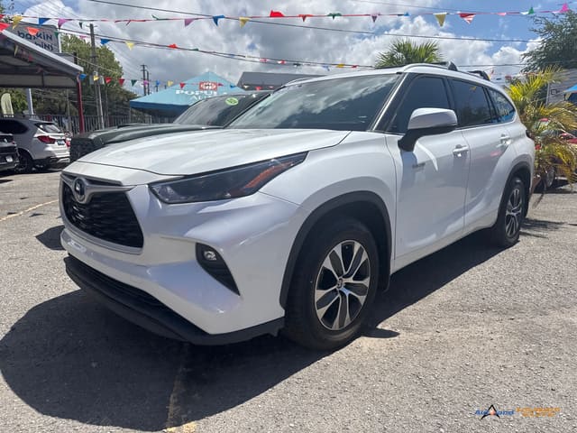 2022 Toyota Highlander Hybrid XLE