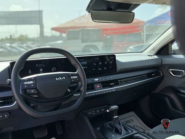 2025 Kia K4 LX