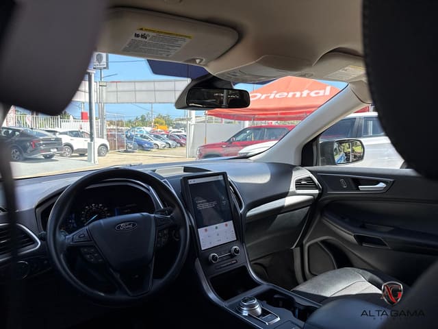2022 Ford Edge SE
