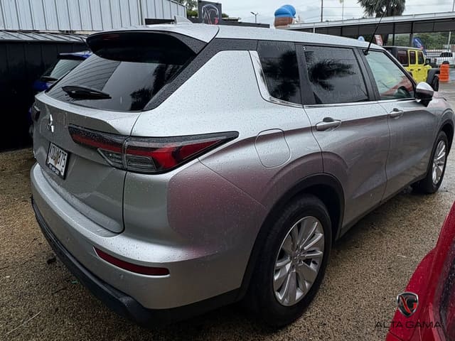 2024 Mitsubishi Outlander ES