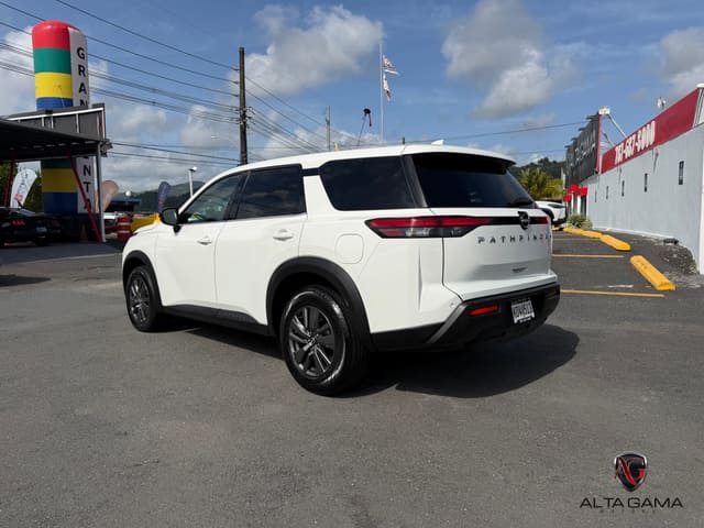 2023 Nissan Pathfinder S