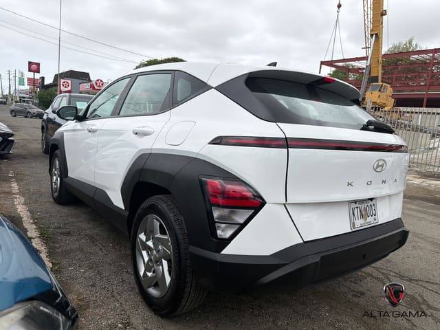 2026 Hyundai Kona SE