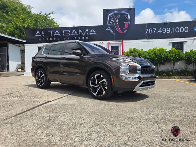 2023 Mitsubishi Outlander SE