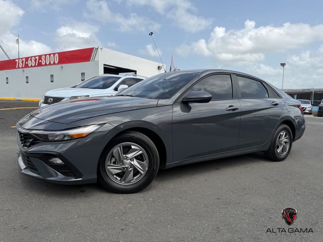 2025 Hyundai Elantra SE