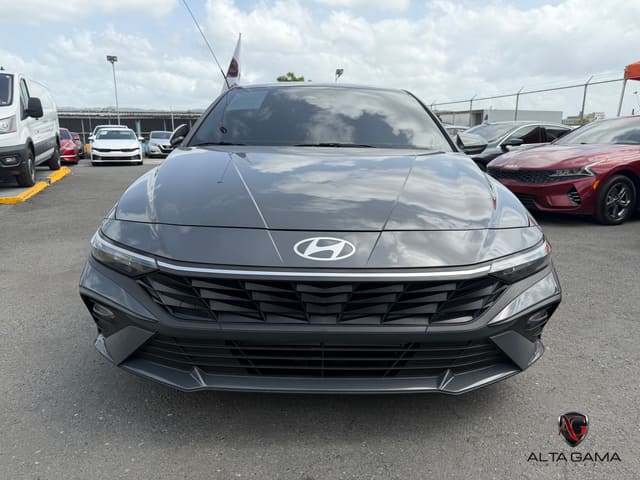 2025 Hyundai Elantra SE