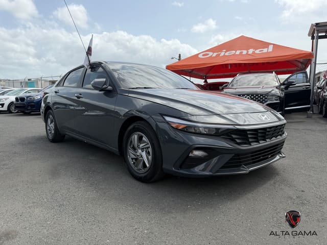 2025 Hyundai Elantra SE