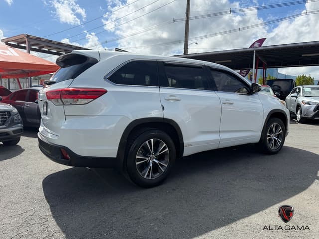 2017 Toyota Highlander LE