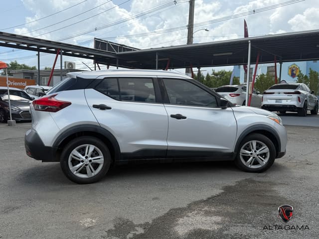 2018 Nissan Kicks S