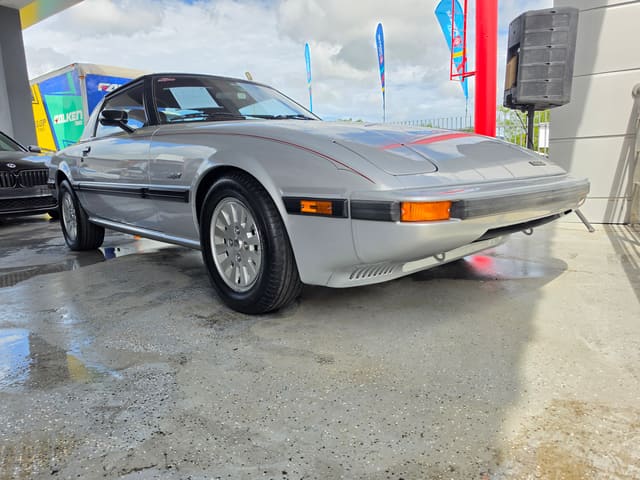 1984 Mazda RX-7 null