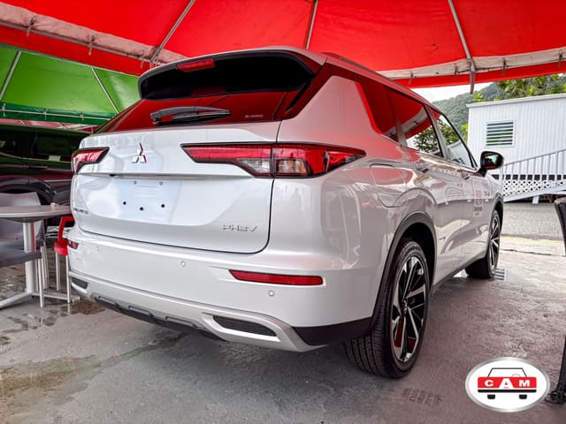 Mitsubishi Outlander Plug-In Hybrid SE 2025