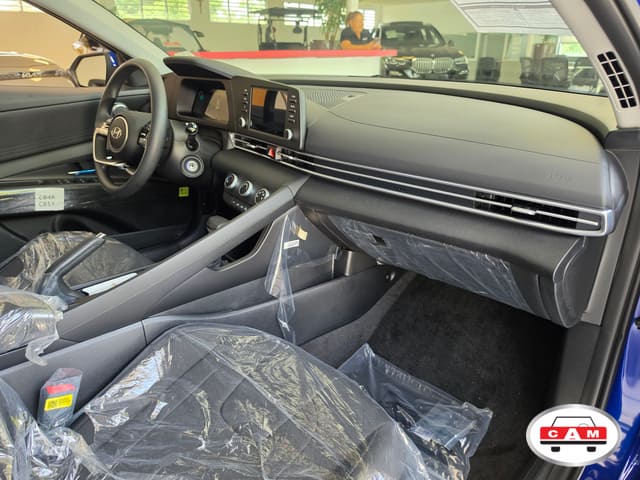 Hyundai Elantra SE 2025