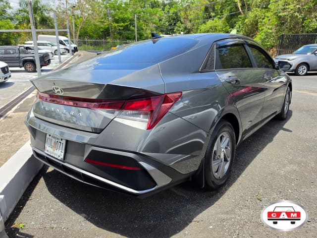 Hyundai Elantra SE 2025