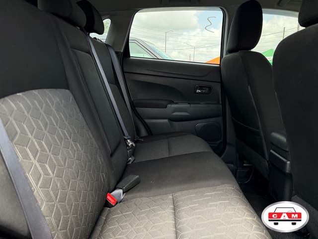Mitsubishi Outlander Sport ES 2024