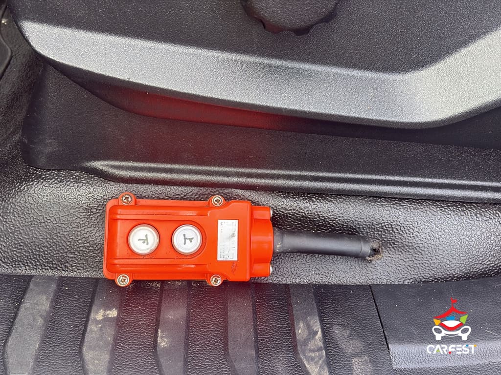 Vehicle