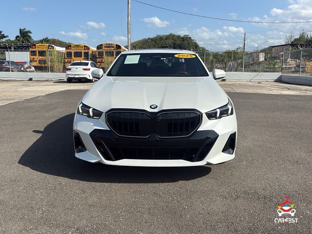 2025 BMW 5 Series 530i 4dr Sedan (2.0L 4cyl Turbo gas/electric mild hybrid 8A)