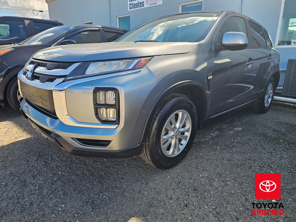 2023 Mitsubishi Outlander Sport ES's photo