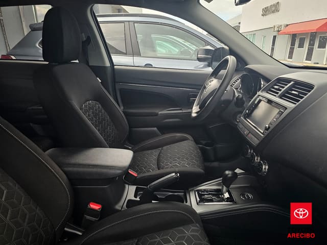 Mitsubishi Outlander Sport ES 2024