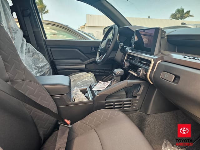 Toyota Tacoma 2WD SR5 2026