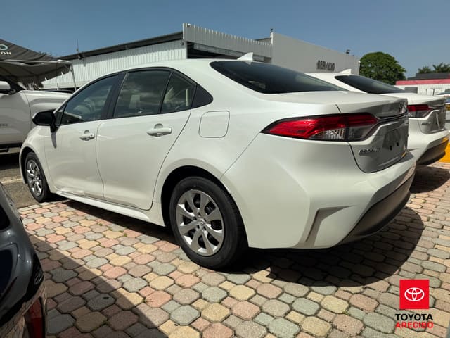 Toyota Corolla LE 2026