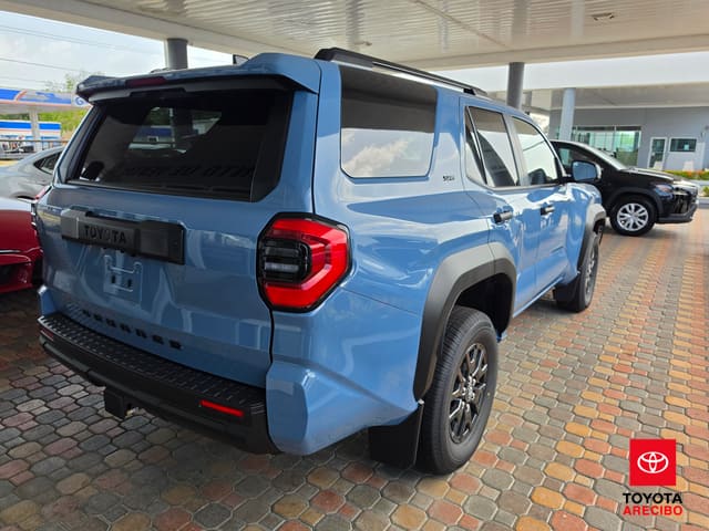 Toyota 4Runner SR5 2026