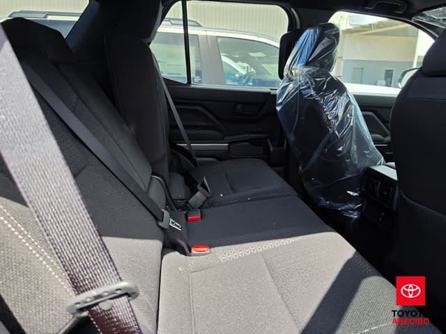 Toyota 4Runner SR5 2026