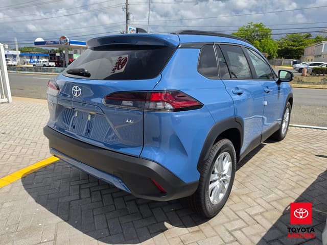 Toyota Corolla Cross LE 2026