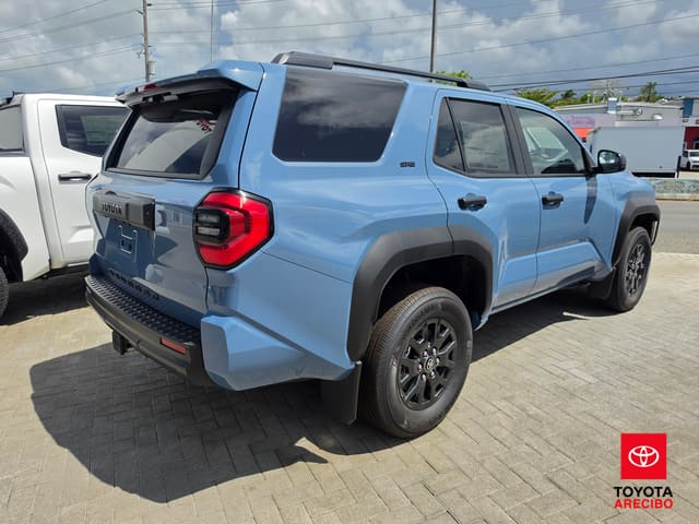 Toyota 4Runner SR5 2026