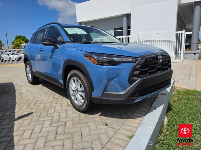 Toyota Corolla Cross LE 2026