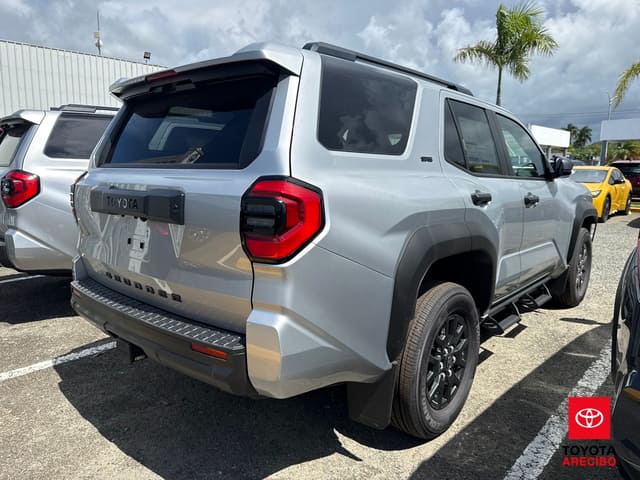 Toyota 4Runner SR5 2026