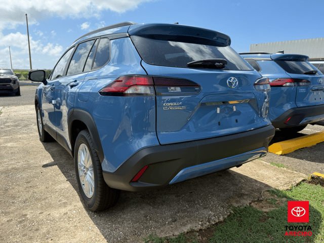 Toyota Corolla Cross LE 2026