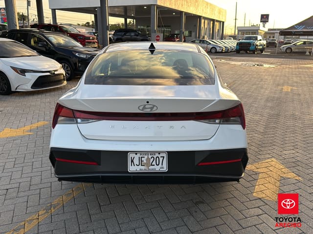 Hyundai Elantra SE 2024