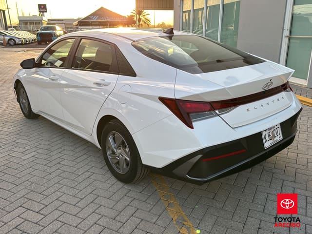 Hyundai Elantra SE 2024